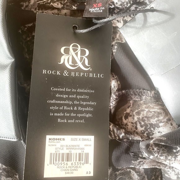 Rock & Republic Black, Gray & White Rose Long Sleeve Studded Button Up Size XS - Picture 7 of 8